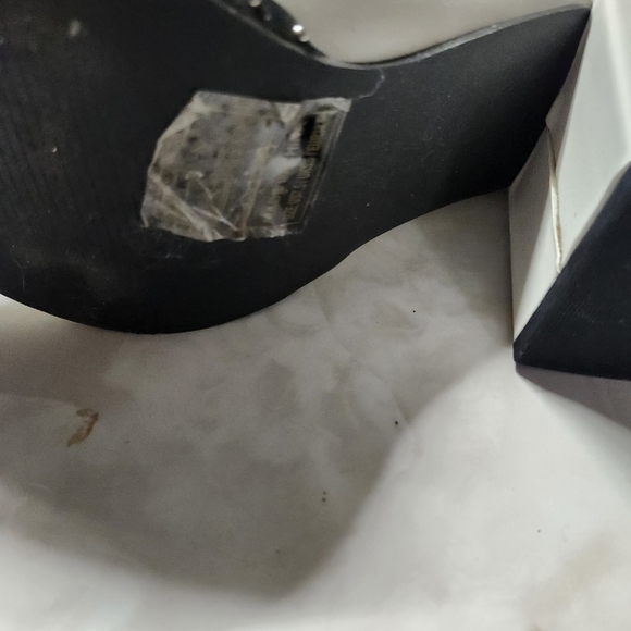 Qupid Women's Cream Ankle Booties - Picture 4 of 4